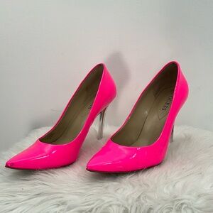 Guess hot pink pointed toe heels!